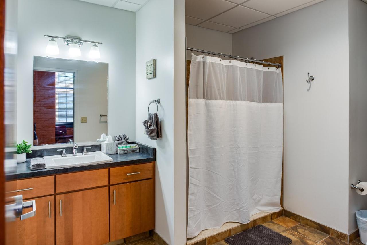 Ny Style Centric Loft With King Bed By Park Ave Apartment Rochester Luaran gambar