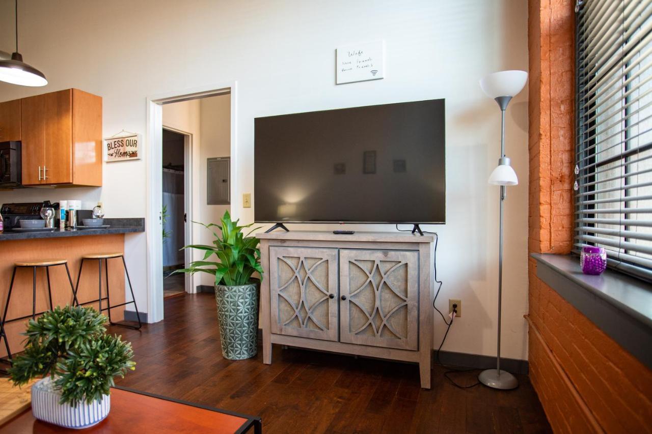 Ny Style Centric Loft With King Bed By Park Ave Apartment Rochester Luaran gambar